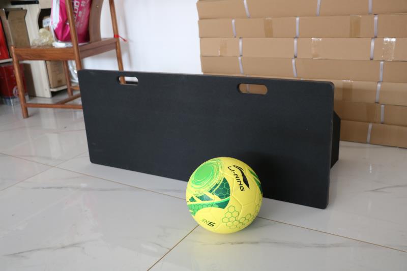 黑色磨砂面足球反弹板